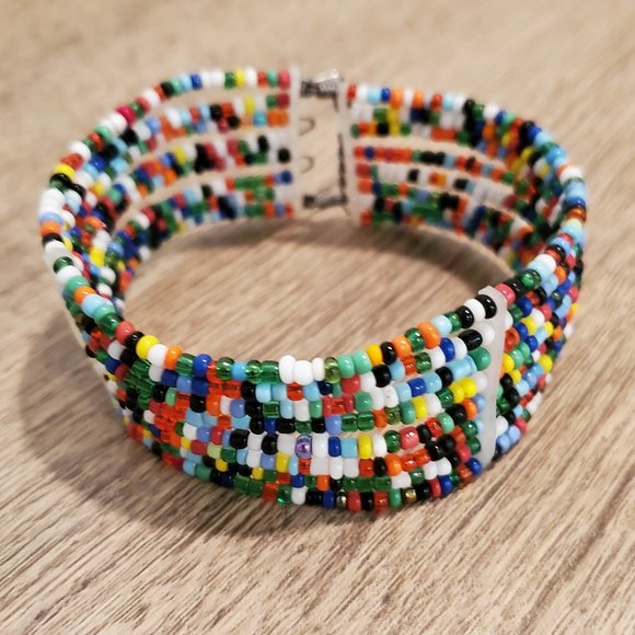 Multi color multi strand glass bead bracelet - Picture 1 of 3